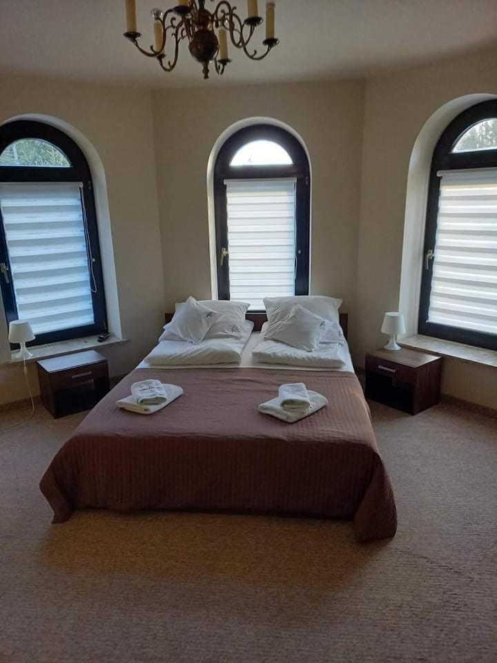Villa Falsztyn Holiday Home Екстериор снимка